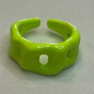 mon cher moi chain ring in lime